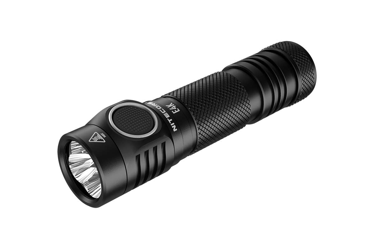 Cegasa Taschenlampe Schwarz – 1000 Lumen, Wasserfest, 100 M Reichweite, Für 3x C-Batterien
